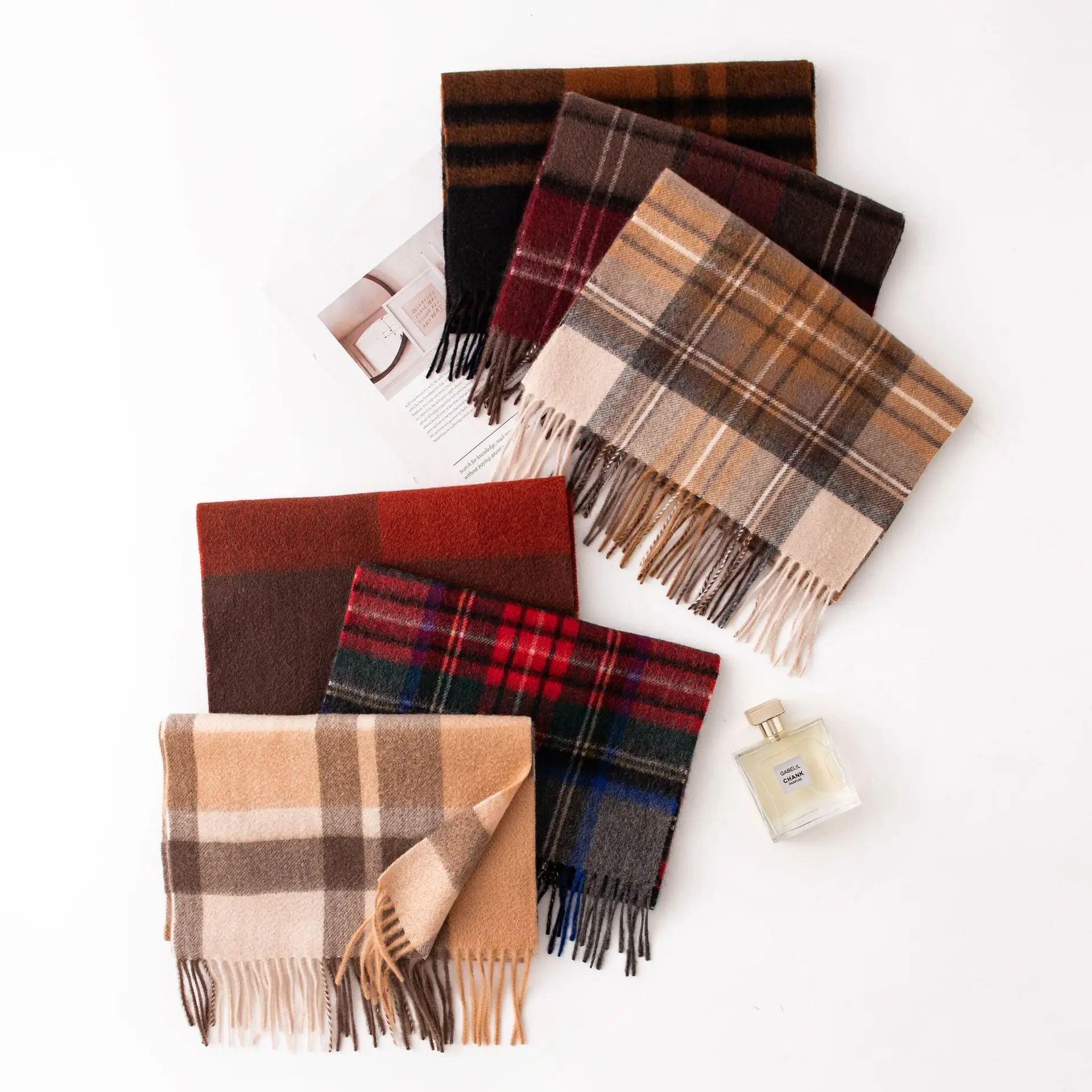 2025 100% Cashmere Plaid Scarf Women Winter Warm Shawl Hijab Soft Lightly Felted Hair Wrap Fashionable Versatile Head Scarves
2025 100% Cashmere Plaid Scarf Women Winter Warm Shawl Hijab Soft Lightly Felted Hair Wrap Fashionable Versatile Head Scarves