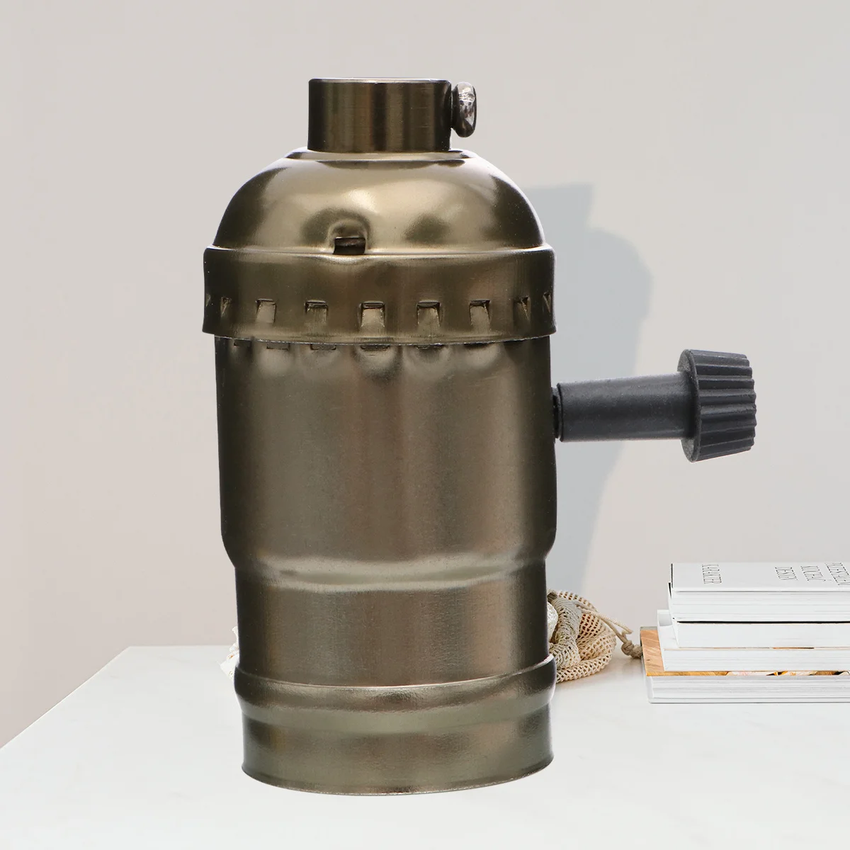 2 шт., ретро E26, цоколь лампы, сменный держатель для дома, гостиной, винтажный медный цоколь лампы, держатель светильника
2 шт., ретро E26, цоколь лампы, сменный держатель для дома, гостиной, винтажный медный цоколь лампы, держатель светильника