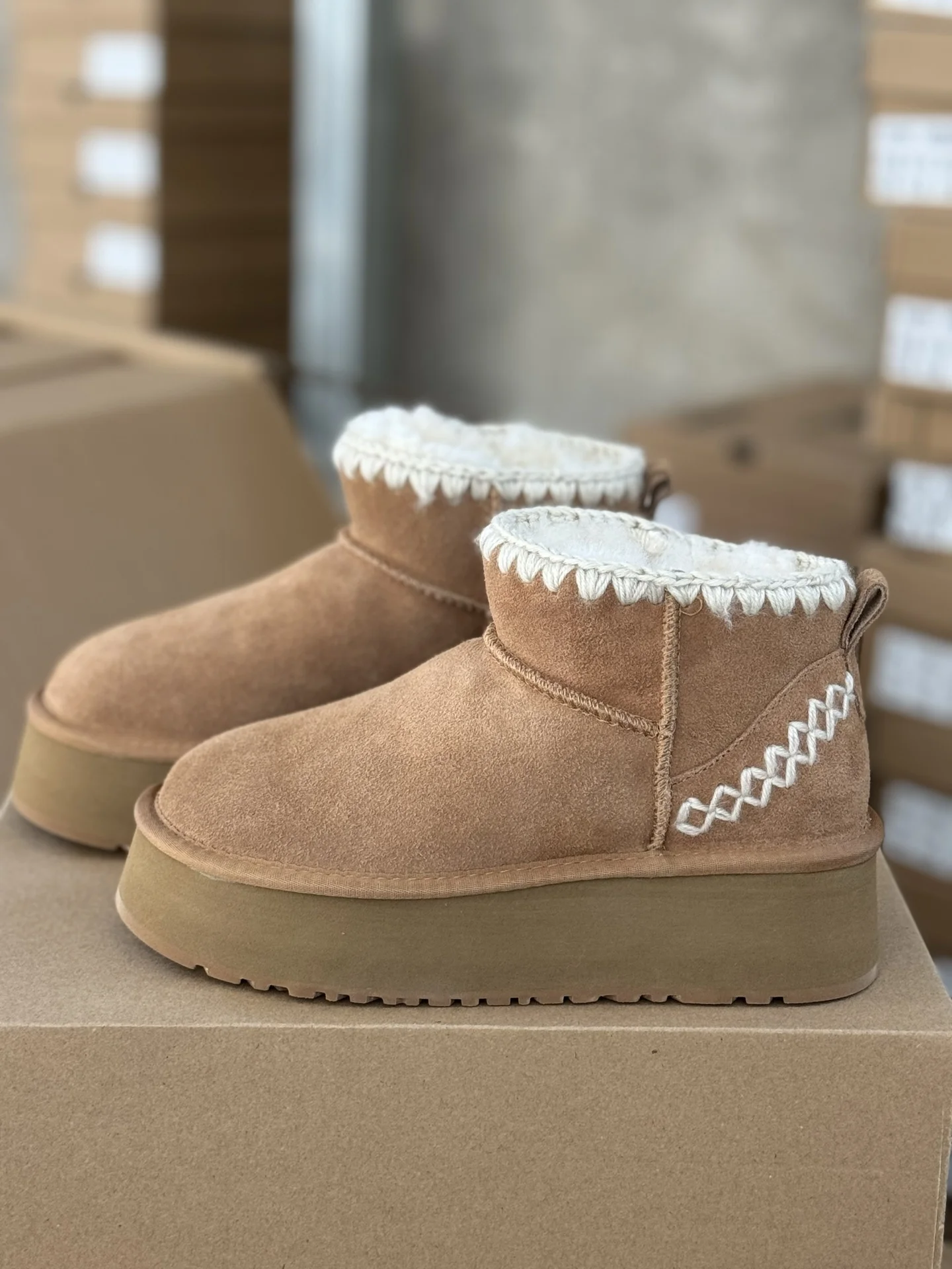 2026, новые зимние женские зимние ботинки на платформе, модные теплые ботильоны из натуральной кожи и шерсти, водонепроницаемые, нескользящие
2026, новые зимние женские зимние ботинки на платформе, модные теплые ботильоны из натуральной кожи и шерсти, водонепроницаемые, нескользящие