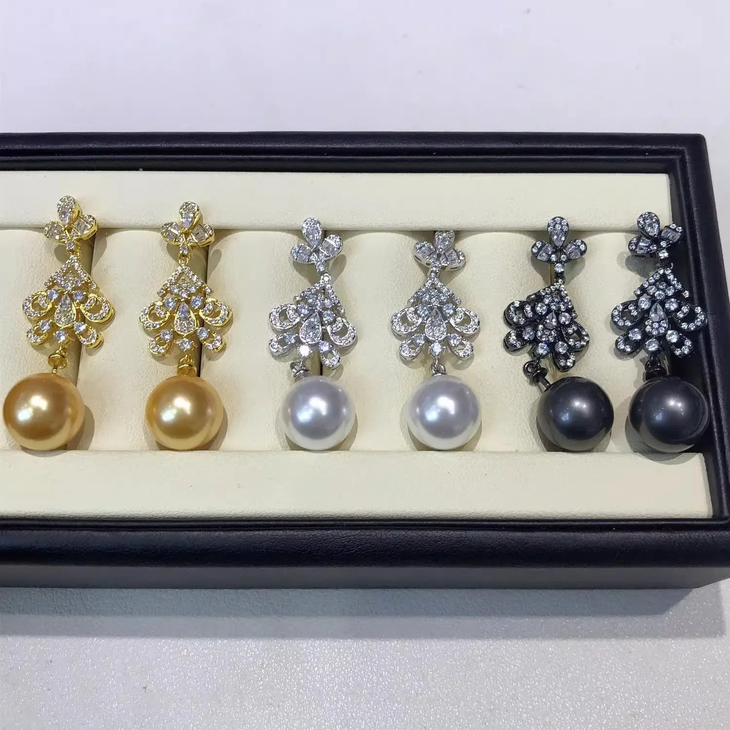 MeiBaPJНовый стиль 10 мм натуральный почти жемчуг цветок серьги-капли из серебра 925 пробы ювелирные украшения для вечеринок для женщин
MeiBaPJНовый стиль 10 мм натуральный почти жемчуг цветок серьги-капли из серебра 925 пробы ювелирные украшения для вечеринок для женщин