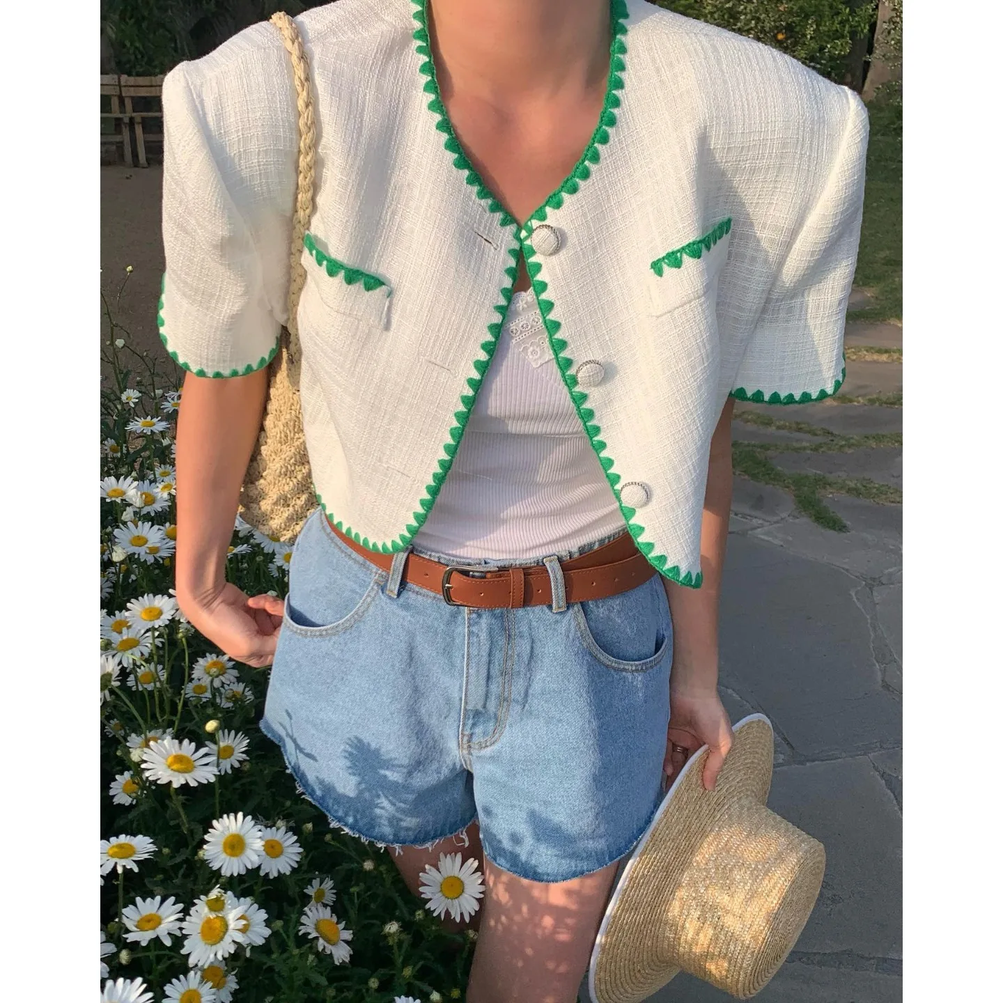 Casual Embroidered Short Shirt Top Fragrance Style Korean Style Women's Fashion Spring Autumn Winter Cotton Blend Blouse
Casual Embroidered Short Shirt Top Fragrance Style Korean Style Women's Fashion Spring Autumn Winter Cotton Blend Blouse