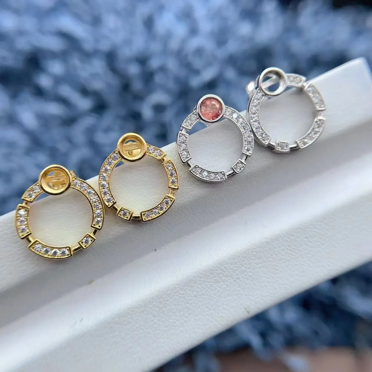 MeiBaPJ Inlay Circular 4*4mm S925 Sterling Silver Empty Earrings Women's Gifts Weddings Simplicity Jewelry Free Delivery
MeiBaPJ Inlay Circular 4*4mm S925 Sterling Silver Empty Earrings Women's Gifts Weddings Simplicity Jewelry Free Delivery
