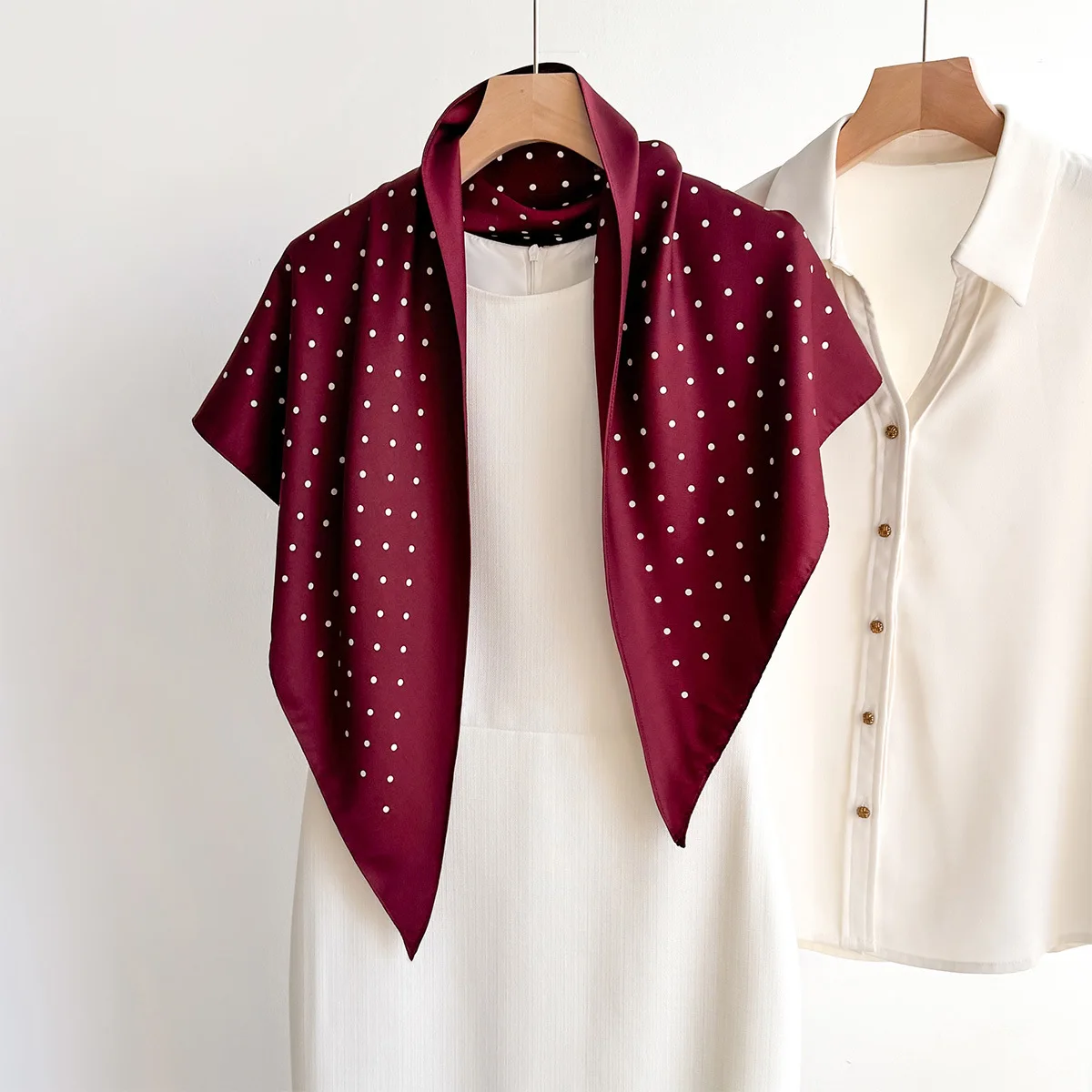 Polka Dot Square Scarf For Women Soft Satin Imitation Silk Scarves Bandanas Luxury Hijab Neckerchief Elegant Shawl Wraps
Polka Dot Square Scarf For Women Soft Satin Imitation Silk Scarves Bandanas Luxury Hijab Neckerchief Elegant Shawl Wraps