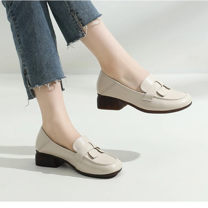 Гибкая летняя обувь из коровьей кожи высотой 3,5 см в стиле Лолиты в стиле преппи с лаконичным ремешком и пряжкой, простая легкая устойчивая летняя обувь больших размеров
Гибкая летняя обувь из коровьей кожи высотой 3,5 см в стиле Лолиты в стиле преппи с лаконичным ремешком и пряжкой, простая легкая устойчивая летняя обувь больших размеров