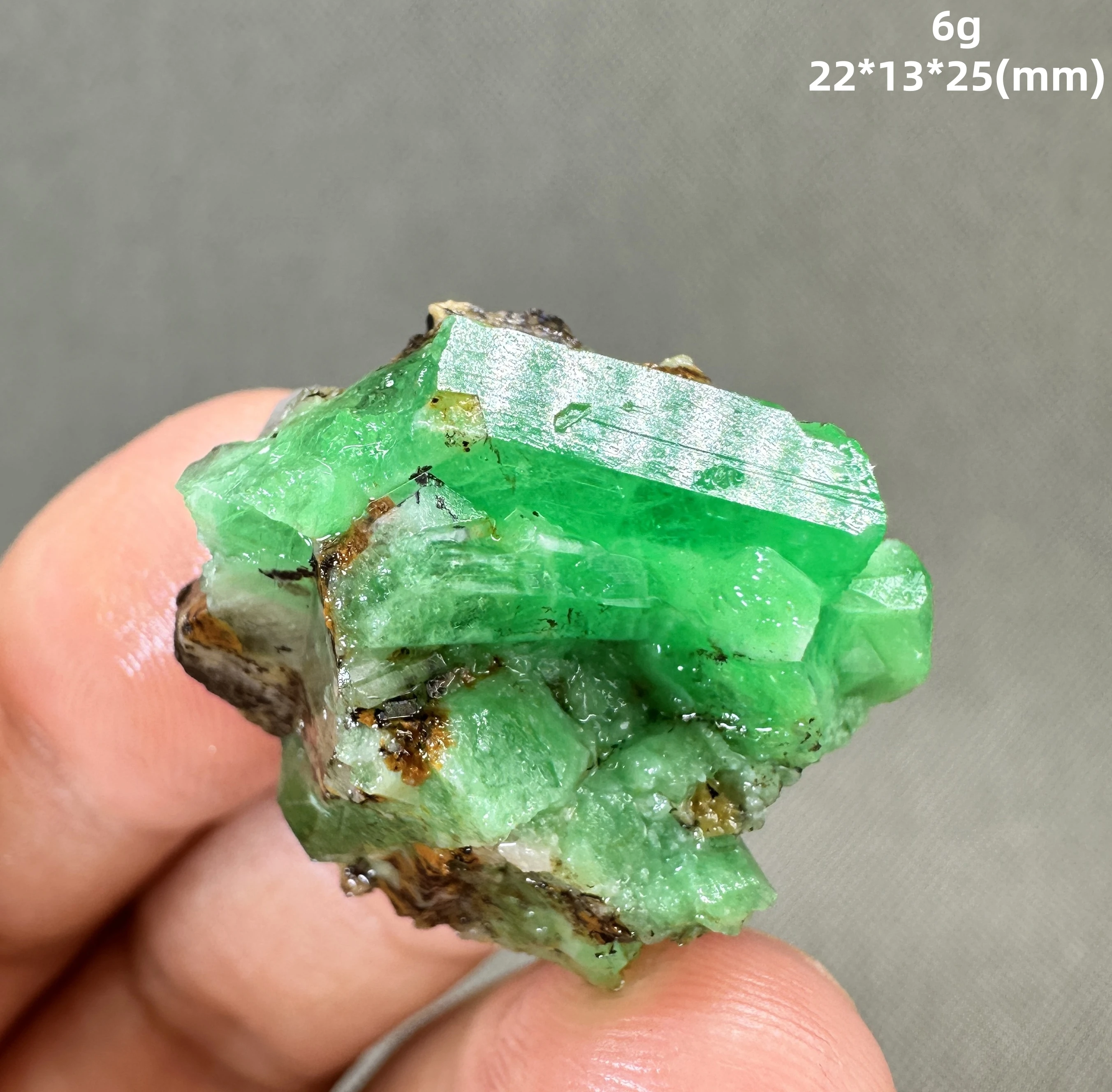 Natural India hexahedron emerald mineral specimen + healing quartz crystals and stones
Natural India hexahedron emerald mineral specimen + healing quartz crystals and stones