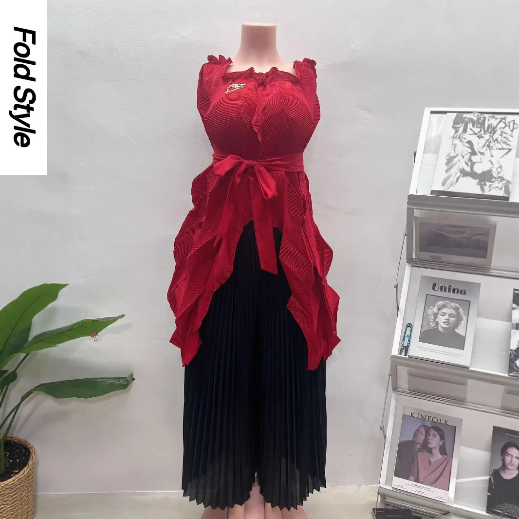 Miyake Pleated Splicing Loose Suit Solid Color One-word Collar Top + Wide-leg Pants Two-piece Women's Clothing 2025 Summer New
Miyake Pleated Splicing Loose Suit Solid Color One-word Collar Top + Wide-leg Pants Two-piece Women's Clothing 2025 Summer New