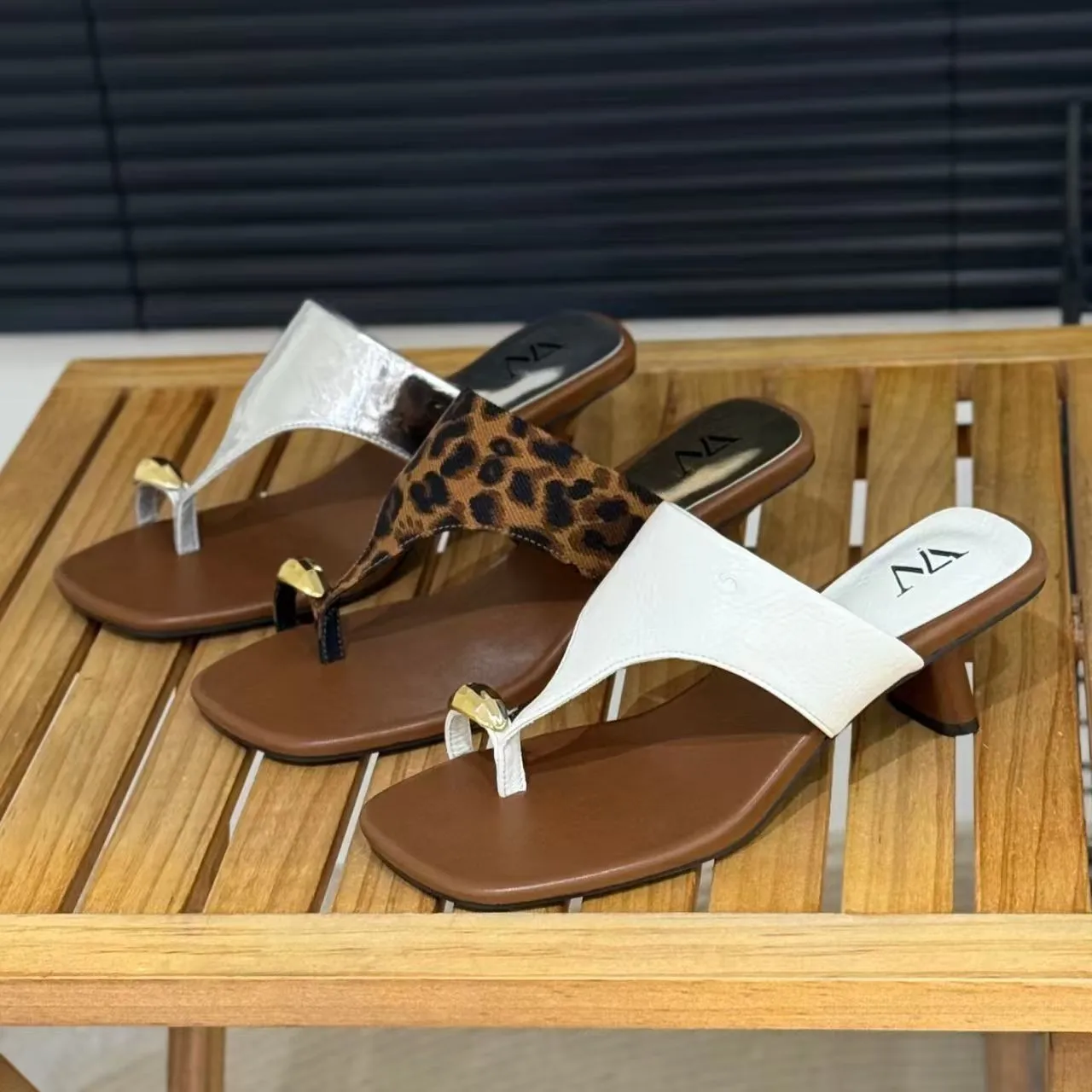 Women's Leopard Print Transparent High Heel Flip Flops Clip Toe Slippers Elegant Block Heel Sandals Party Dress Slides Footwear
Women's Leopard Print Transparent High Heel Flip Flops Clip Toe Slippers Elegant Block Heel Sandals Party Dress Slides Footwear