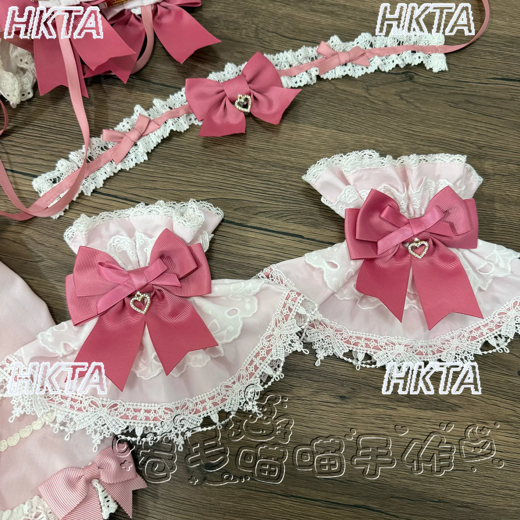 Оригинальные японские аксессуары ручной работы: розовые лолита-нарукавники с бантом и ожерелья для косплея и фотосессий
Оригинальные японские аксессуары ручной работы: розовые лолита-нарукавники с бантом и ожерелья для косплея и фотосессий