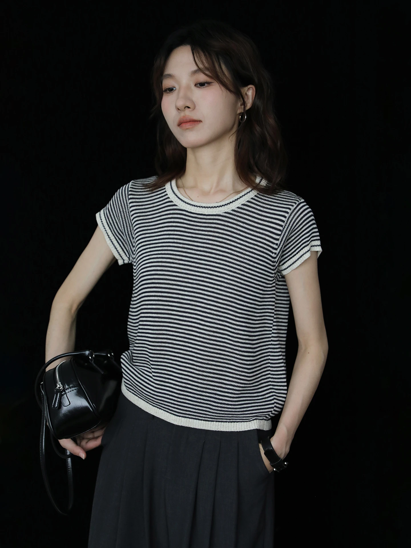Retro Striped Knitted Short Sleeve T-Shirt Women Summer round Neck Slimming Design Commute Summer Overhead Top Polyester Visc...
Retro Striped Knitted Short Sleeve T-Shirt Women Summer round Neck Slimming Design Commute Summer Overhead Top Polyester Visc...