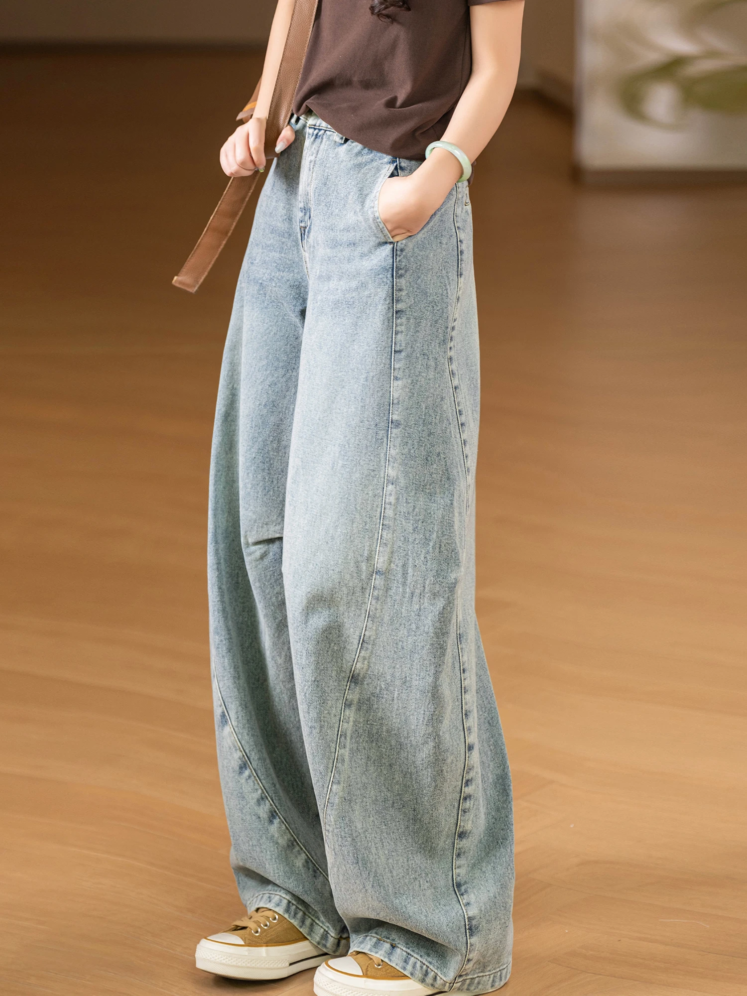 Удобные хлопковые джинсы, женские свободные джинсы с эластичной резинкой на талии, винтажный вид, джинсовая ткань с тяжелой талией от Little Ear
Удобные хлопковые джинсы, женские свободные джинсы с эластичной резинкой на талии, винтажный вид, джинсовая ткань с тяжелой талией от Little Ear