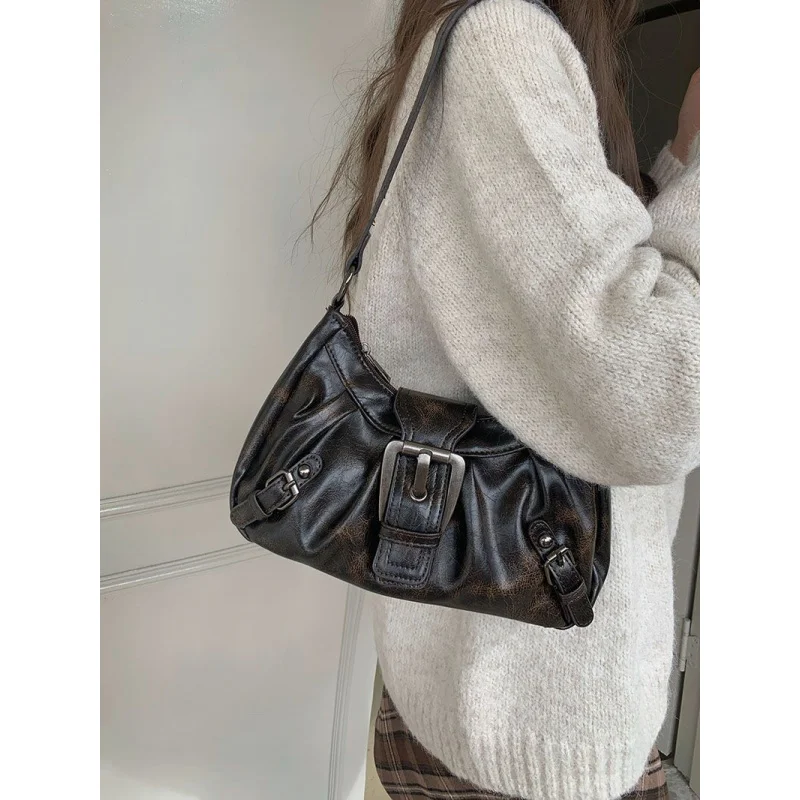 Retro Punk Motorcycle Wasteland Style Underarm Bag French Texture Versatile Handbag Shoulder Bag for Fashionable Storage
Retro Punk Motorcycle Wasteland Style Underarm Bag French Texture Versatile Handbag Shoulder Bag for Fashionable Storage