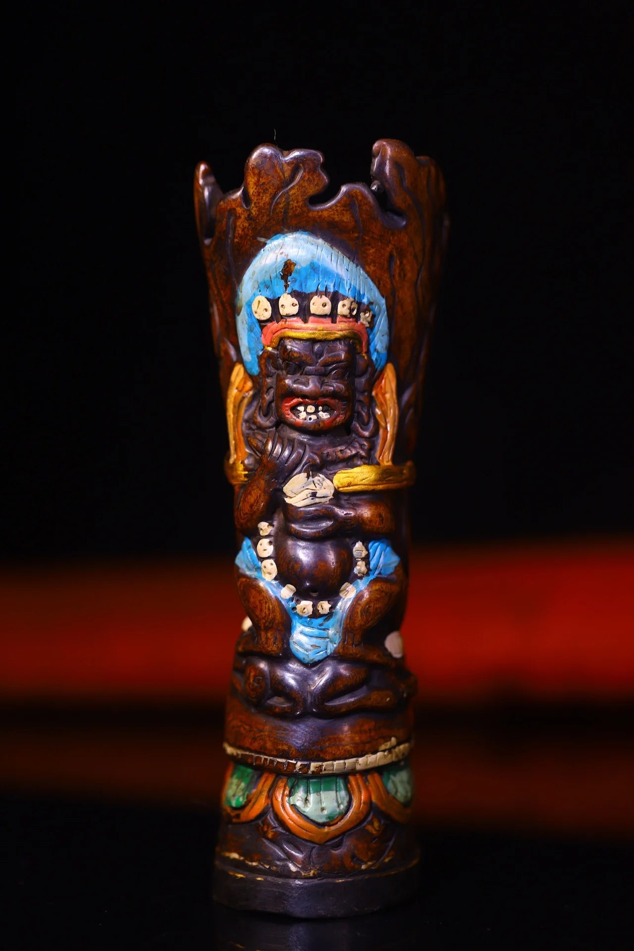 6"Tibetan Temple Collection Old Gabbra Painted Buddha Clothes Piece Mahakala Buddha Kapala Buddha Seal Pendant Amulet
6"Tibetan Temple Collection Old Gabbra Painted Buddha Clothes Piece Mahakala Buddha Kapala Buddha Seal Pendant Amulet