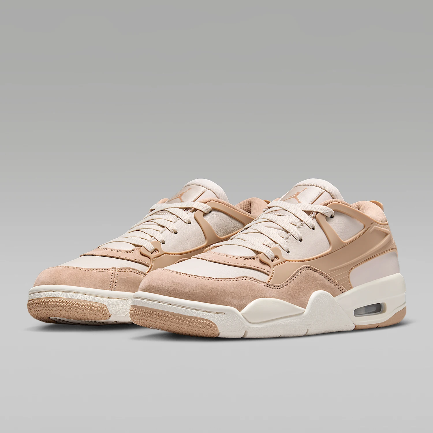 Nike genuine JORDAN Women's Air Cushion Paneled Low-Top Basketball Shoes FQ7940-202
Nike genuine JORDAN Women's Air Cushion Paneled Low-Top Basketball Shoes FQ7940-202