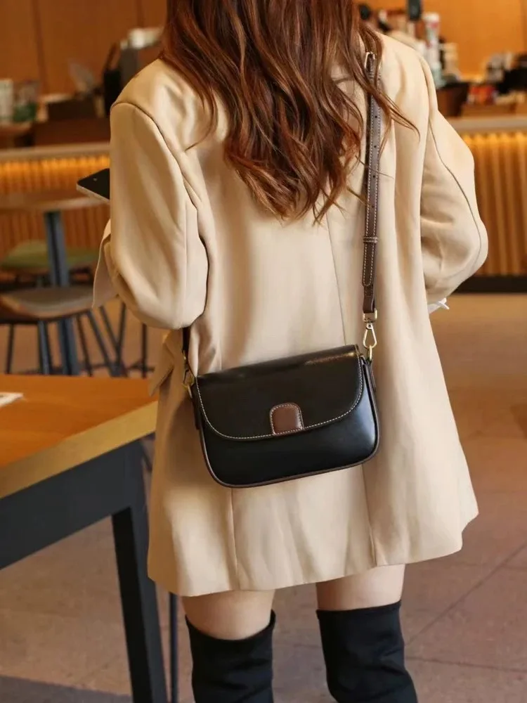 New genuine leather small bagpractical, versatileretro style, wide shoulder strap crossbody bag,cowhide women's small square bag
New genuine leather small bagpractical, versatileretro style, wide shoulder strap crossbody bag,cowhide women's small square bag