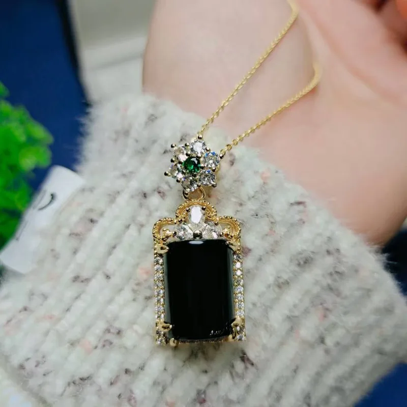 New chalcedony black small imitation brand pendant retro antique women's pendant
New chalcedony black small imitation brand pendant retro antique women's pendant