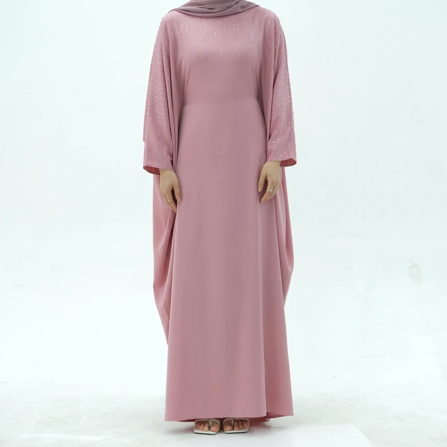 Рамадан атласный Дубай Абая Ид Джеллаба женское мусульманское платье Турция кафтан Kebaya кафтан марокканский женский халат ислам Джалабия халат
Рамадан атласный Дубай Абая Ид Джеллаба женское мусульманское платье Турция кафтан Kebaya кафтан марокканский женский халат ислам Джалабия халат