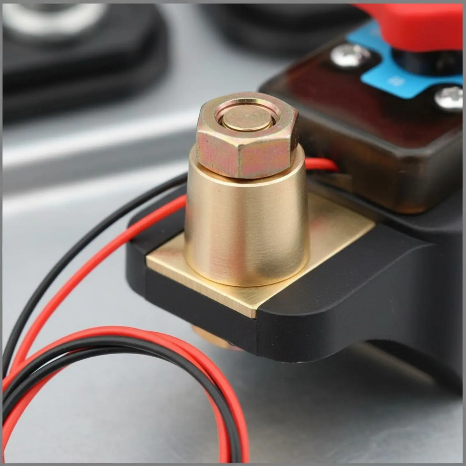 Sturdy Duty Battery Disconnect Disconnector 12V/24V Compatible Primary Battery Disconnect Disconnector Leakage Protection
Sturdy Duty Battery Disconnect Disconnector 12V/24V Compatible Primary Battery Disconnect Disconnector Leakage Protection