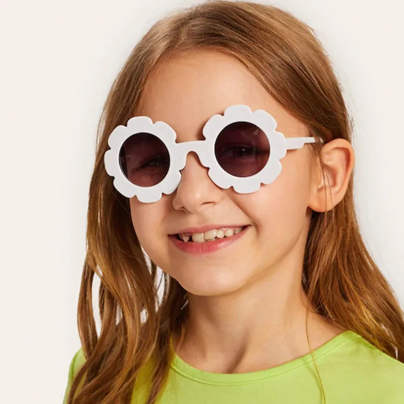 New Children's Sunglasses Round Cartoon Cute Sunflower Glasses Shade Polarized Travel Street Shooting Trend SunGlasses Kid Girls
New Children's Sunglasses Round Cartoon Cute Sunflower Glasses Shade Polarized Travel Street Shooting Trend SunGlasses Kid Girls