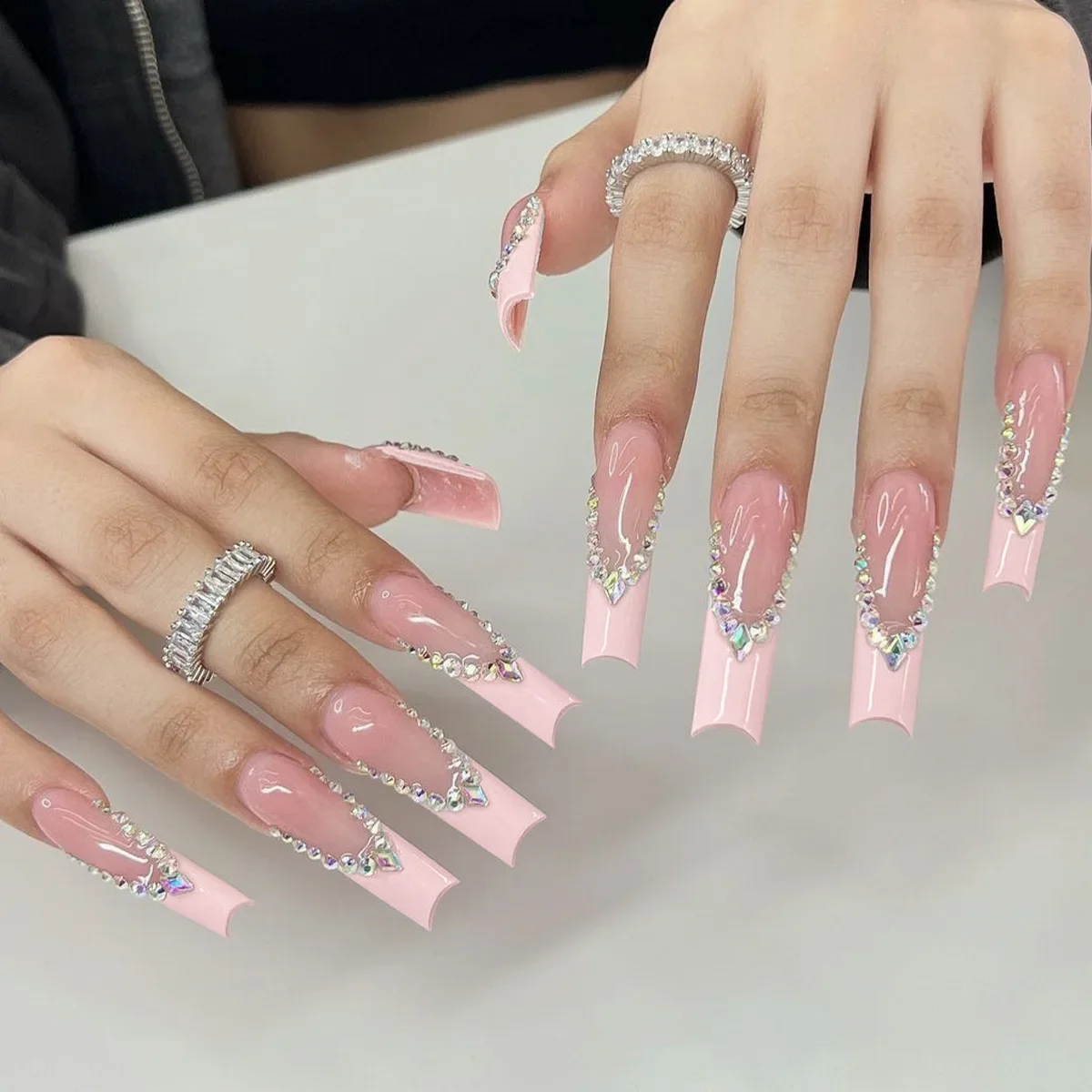 24Pcs Long Square Head French Fake Nail Tips 3D Love Heart Design Press on Nails with Rhinestone Pattern Wearable False Nail Art
24Pcs Long Square Head French Fake Nail Tips 3D Love Heart Design Press on Nails with Rhinestone Pattern Wearable False Nail Art