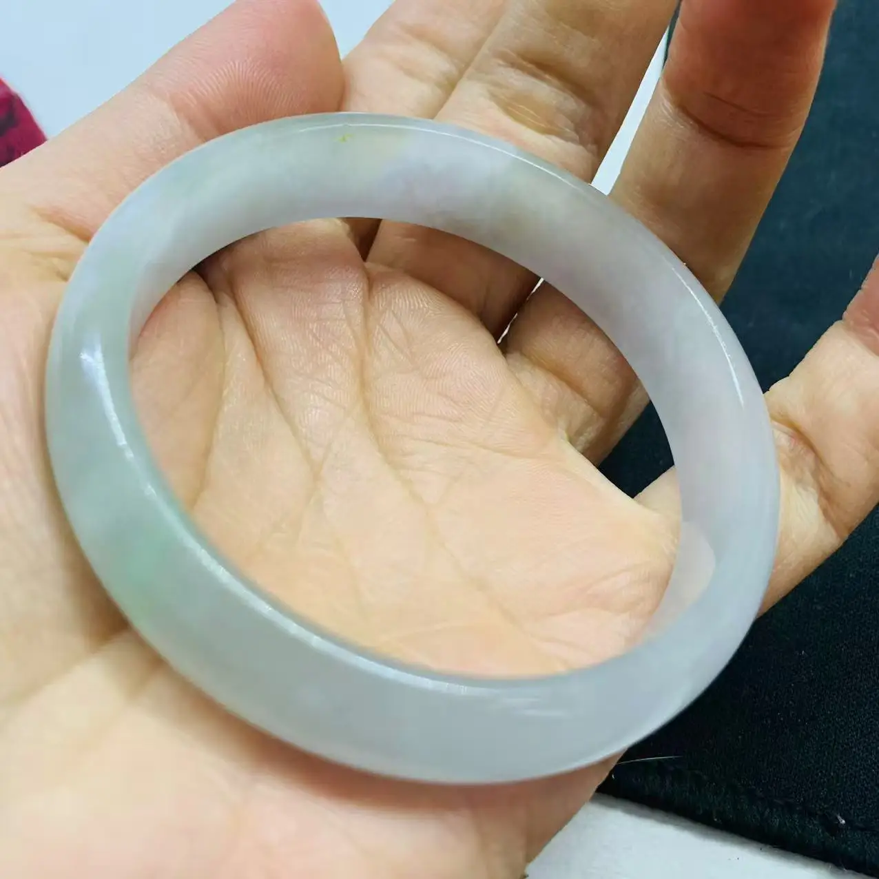 Браслет из натурального светло-зеленого нефрита диаметром 57,5 мм (реальное фото)
Браслет из натурального светло-зеленого нефрита диаметром 57,5 мм (реальное фото)