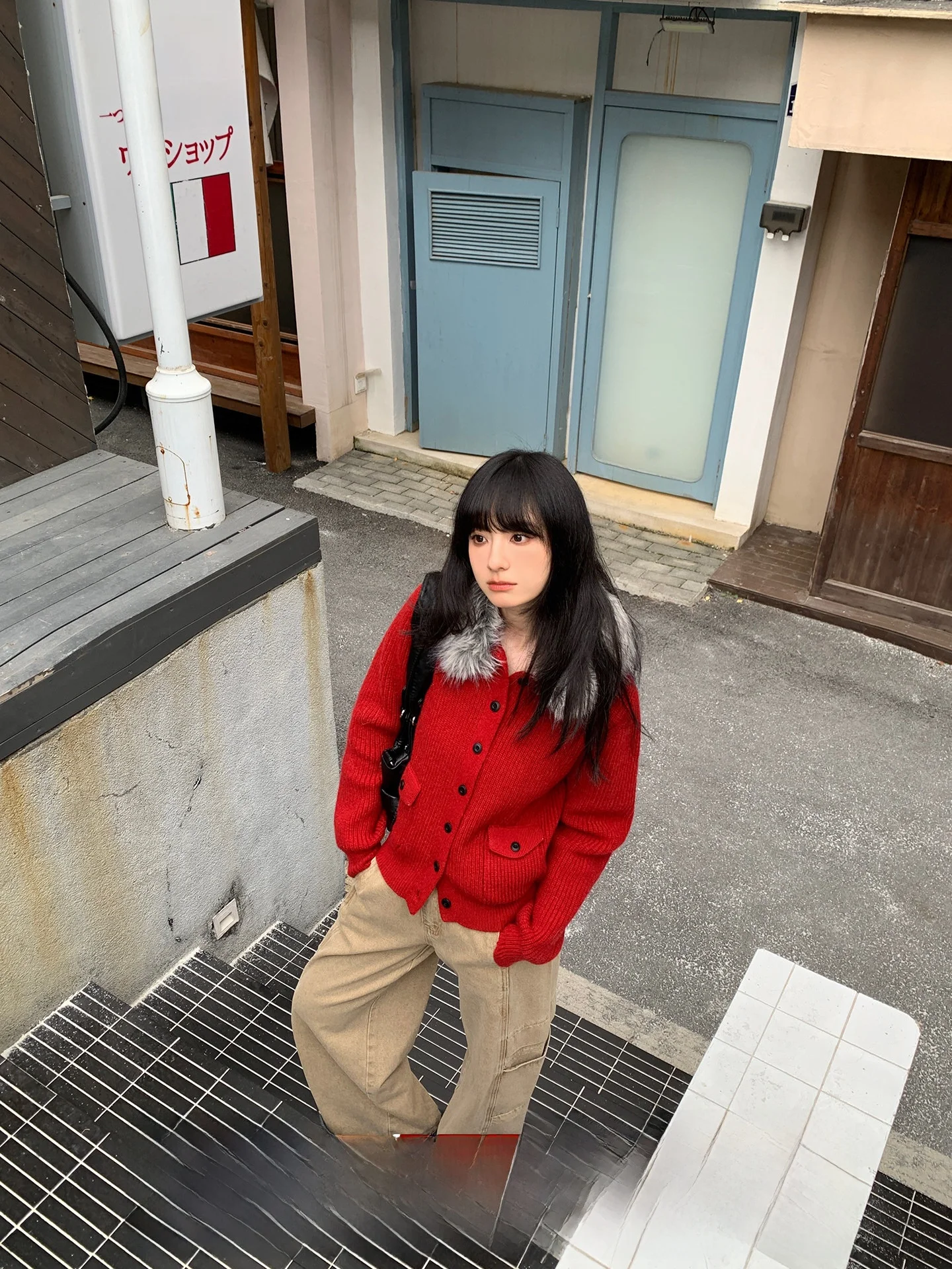 Diamo Cisas Bell Tower Double ket Loose Knit Sweater with Fur Collar Environmental Friendly Red Color Women's Cardigan
Diamo Cisas Bell Tower Double ket Loose Knit Sweater with Fur Collar Environmental Friendly Red Color Women's Cardigan