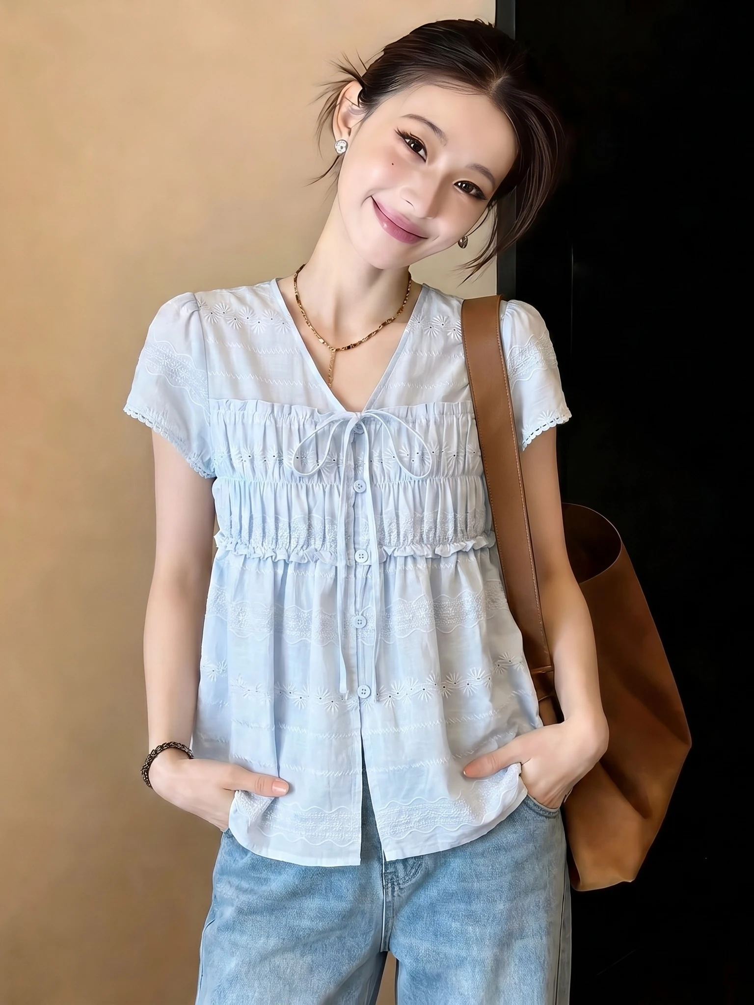 Light Blue V-Neck Short Sleeve Shirt Women's Fashion Korean Style Loose Fit Commute Wind Summer New Arrival Doll Shirt Top
Light Blue V-Neck Short Sleeve Shirt Women's Fashion Korean Style Loose Fit Commute Wind Summer New Arrival Doll Shirt Top