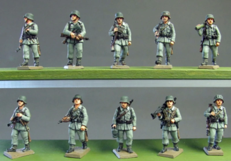 1/72 Scale Diecast Resin Figure Model Kit WWII German Infantry Section Marching 10 Figures Unpainted
1/72 Scale Diecast Resin Figure Model Kit WWII German Infantry Section Marching 10 Figures Unpainted