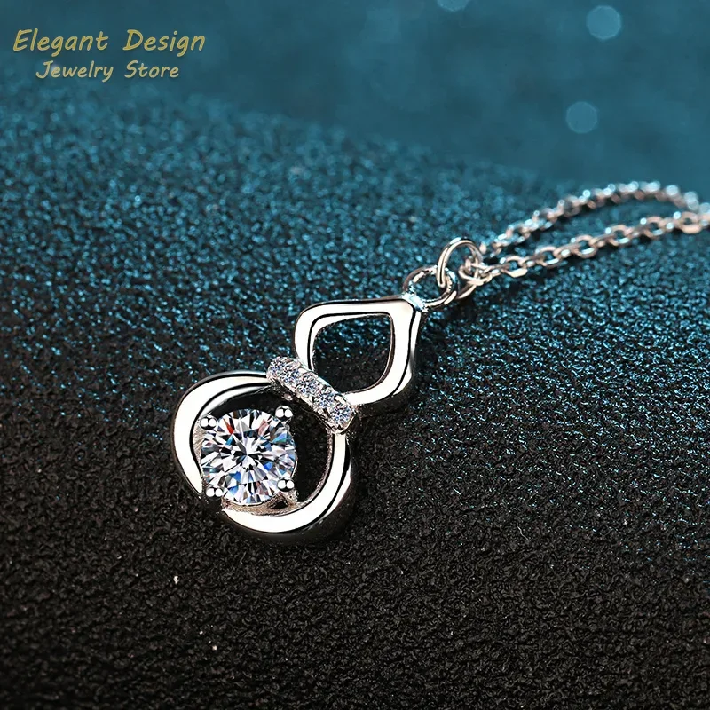 Platinum PT950 Gourd Neck Chain Vintage Inspired Design 0.5ct Moissanite Pendant Necklace for Ladies Wedding Birthday Gifts
Platinum PT950 Gourd Neck Chain Vintage Inspired Design 0.5ct Moissanite Pendant Necklace for Ladies Wedding Birthday Gifts