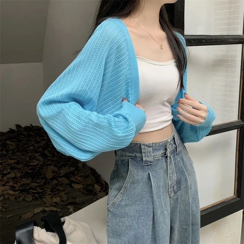 Women's Summer Ice Silk Knitted Cardigan Short Cut Hollow Shawl Top Sun Protection Cover Camisole Skirt
Women's Summer Ice Silk Knitted Cardigan Short Cut Hollow Shawl Top Sun Protection Cover Camisole Skirt