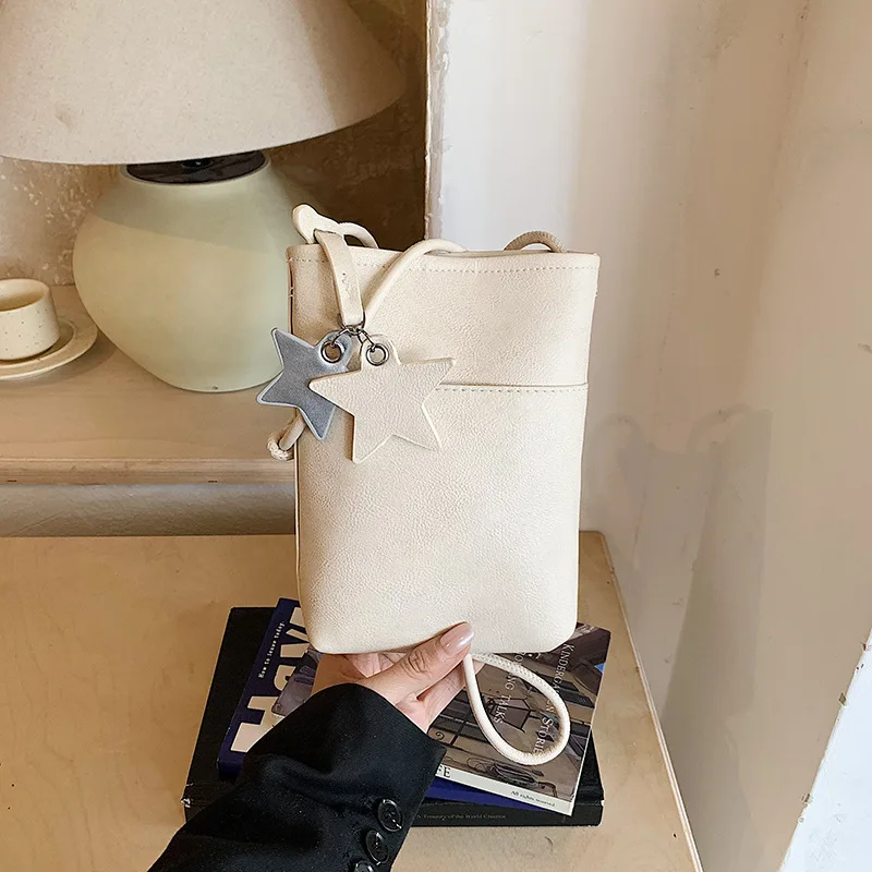 New Korean Style Mini Shoulder Bag Minimalist Trendy for Women Underarm Crossbody Bag High Appearance Pure Color Mini Bucket Bag
New Korean Style Mini Shoulder Bag Minimalist Trendy for Women Underarm Crossbody Bag High Appearance Pure Color Mini Bucket Bag