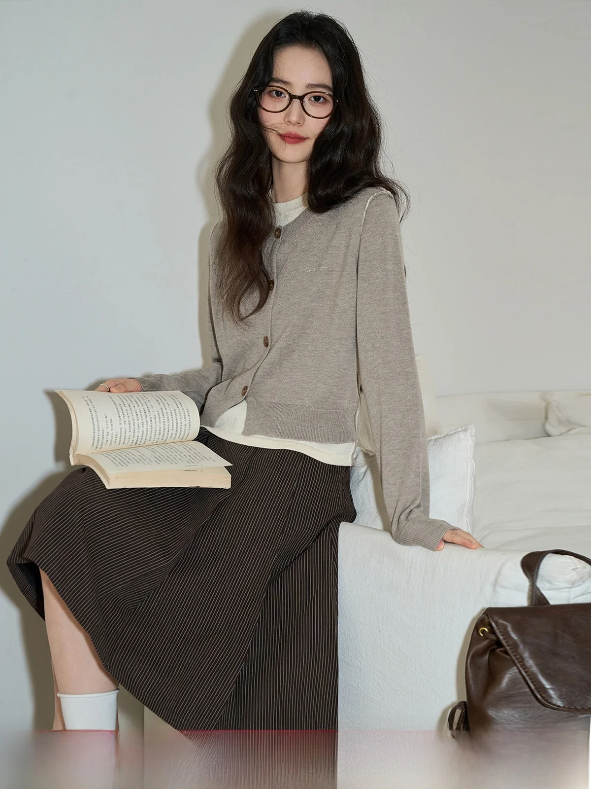 Loose Knitted Cardigan Women's Spring New Sle round Ne ort Sve Long Sve i Color Slimming Top for Small Figures
Loose Knitted Cardigan Women's Spring New Sle round Ne ort Sve Long Sve i Color Slimming Top for Small Figures