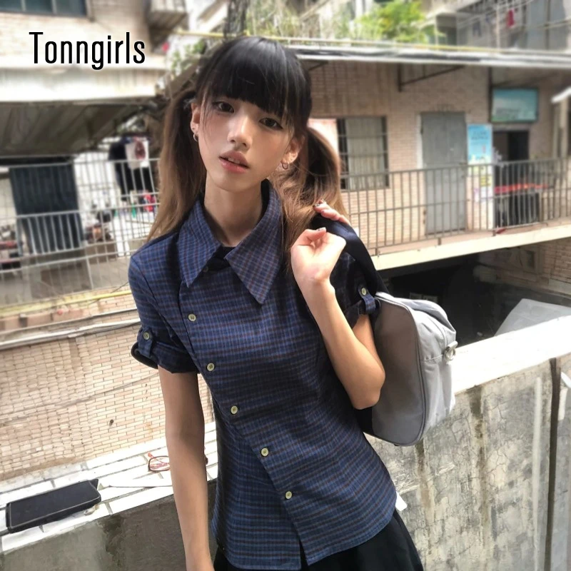 Tonngirls Y2k японская женская рубашка с коротким рукавом нерегулярная клетчатая блузка и рубашка винтажные топы в стиле гранж эстетические рубашки 2000-х годов топы
Tonngirls Y2k японская женская рубашка с коротким рукавом нерегулярная клетчатая блузка и рубашка винтажные топы в стиле гранж эстетические рубашки 2000-х годов топы