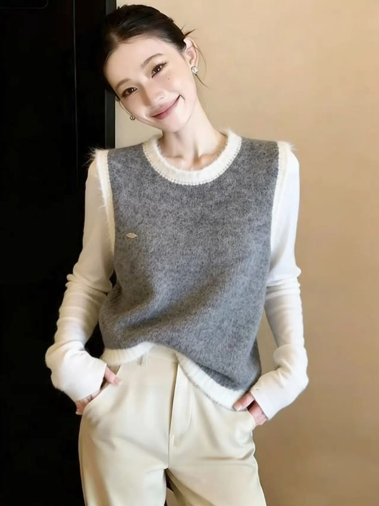 Spring New Sle Women's Knitted Vest Svel round Ne Layering Faion Age Reduction High-End Sense Me Color Blo
Spring New Sle Women's Knitted Vest Svel round Ne Layering Faion Age Reduction High-End Sense Me Color Blo