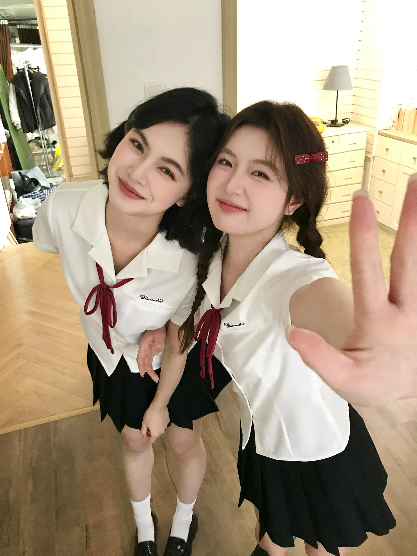 Tokyo Seasonal JK Uniform Short Sleeve Suit Shirt Women Summer College Style White Graduation Season Class Uniform Set
Tokyo Seasonal JK Uniform Short Sleeve Suit Shirt Women Summer College Style White Graduation Season Class Uniform Set