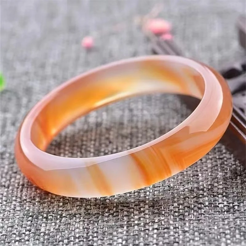 Natural High-ice Agate Chalcedony Bracelet for Women, Suitable for Daily Wear and Jewelry
Natural High-ice Agate Chalcedony Bracelet for Women, Suitable for Daily Wear and Jewelry