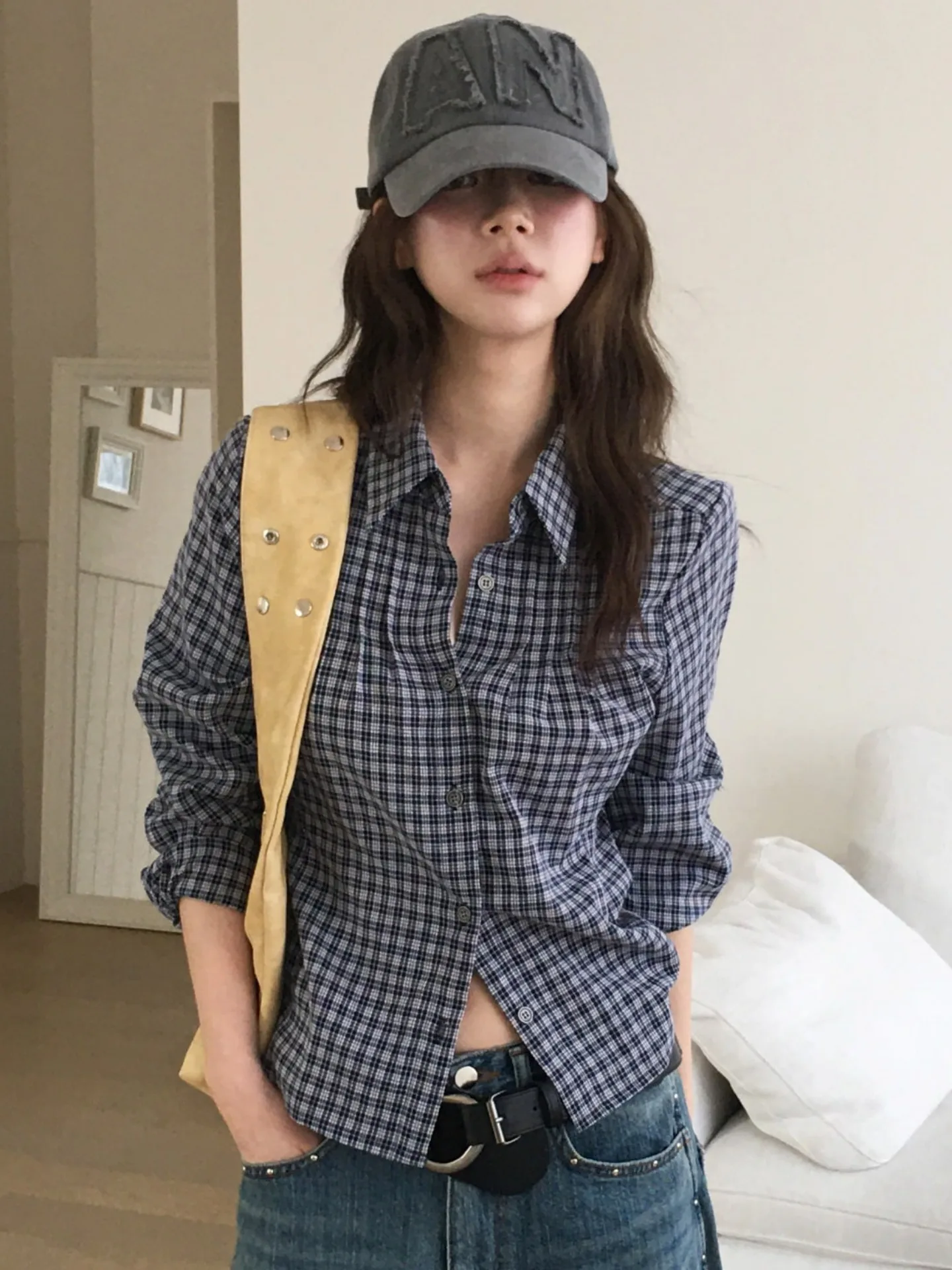 Retro American Blue Plaid ort Sve Long irt Women's Spicy Girl Feel Top Autumn Winter Faion Ladies' Premium Sweater
Retro American Blue Plaid ort Sve Long irt Women's Spicy Girl Feel Top Autumn Winter Faion Ladies' Premium Sweater