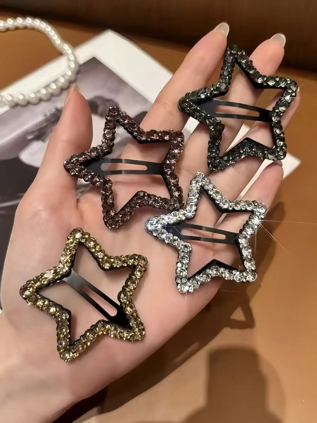 4pcs Women's Rhinestone Star Barrette Bangs Hair Clips Baroque Style Hair Accessories Y2k, Hair Barrettes Claw Clips, School Stuff, Looks Of Party, Head Accessories, Hairpin,Festival,Birthday
4pcs Women's Rhinestone Star Barrette Bangs Hair Clips Baroque Style Hair Accessories Y2k, Hair Barrettes Claw Clips, School Stuff, Looks Of Party, Head Accessories, Hairpin,Festival,Birthday