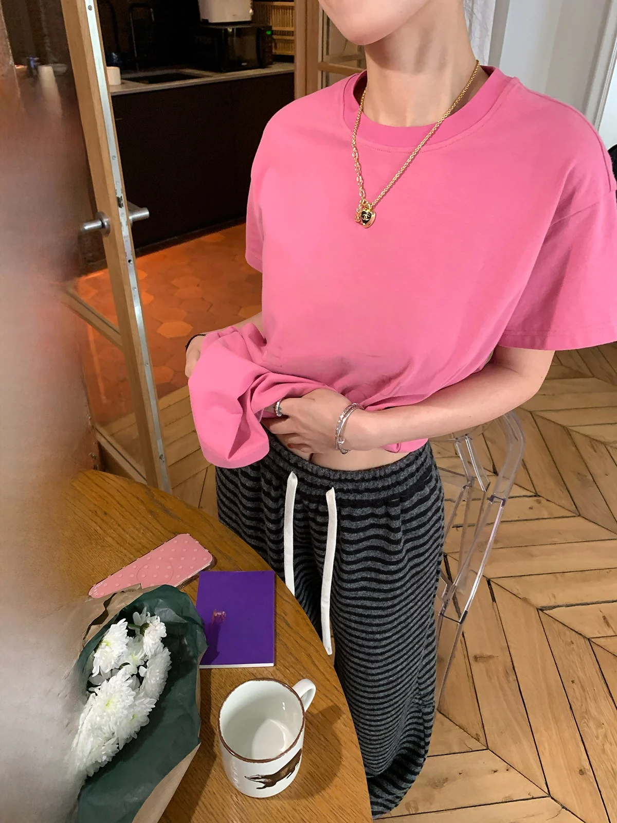 Ретро-футболка с американским буквенным принтом, круглым вырезом и коротким рукавом, женская, осенне-зимняя, для ношения под одеждой, топ Fre Coriander Non-spicy
Ретро-футболка с американским буквенным принтом, круглым вырезом и коротким рукавом, женская, осенне-зимняя, для ношения под одеждой, топ Fre Coriander Non-spicy