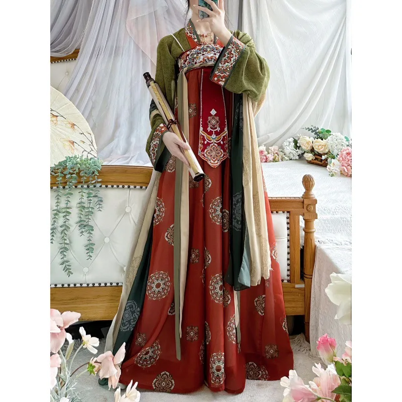 Original Tang Dynasty Hanfu Women's Reproduction Style, Chest-length Broken Skirt, Gorgeous Daily Ancient Costume
Original Tang Dynasty Hanfu Women's Reproduction Style, Chest-length Broken Skirt, Gorgeous Daily Ancient Costume