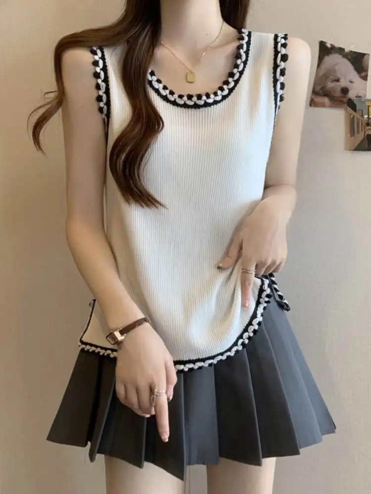 Slimming Ice Silk Vest for Women Summer Large Size Conceals Belly Design Sleeveless Inner Wear Outerwear Small Strap Vest
Slimming Ice Silk Vest for Women Summer Large Size Conceals Belly Design Sleeveless Inner Wear Outerwear Small Strap Vest