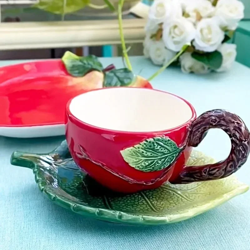 Creative Red Apple Ceramic Teapot Teacup Set Home Coffee Maker Teacup Modern Fun Fruit Apple Porcelain Mug Gifts Home Decoration
Creative Red Apple Ceramic Teapot Teacup Set Home Coffee Maker Teacup Modern Fun Fruit Apple Porcelain Mug Gifts Home Decoration