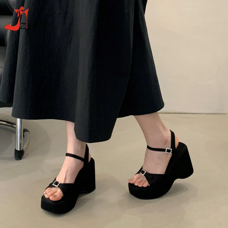 2025 Summer Platform Wedges Sandals Women Ankle Strap High Heels Sandalias White Black Thick Bottom Casual Shoes
2025 Summer Platform Wedges Sandals Women Ankle Strap High Heels Sandalias White Black Thick Bottom Casual Shoes
