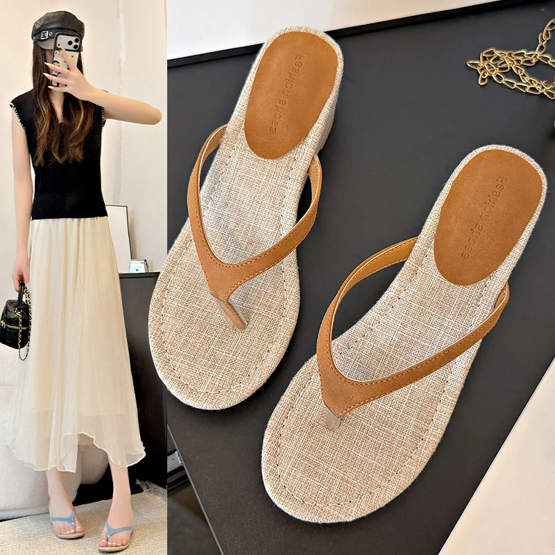 Sheepskin Thick-soled Slippers, Flip-flops, Versatile Women's Slip-on Shoes, Women's Vintage 26 New Wedge Sandals
Sheepskin Thick-soled Slippers, Flip-flops, Versatile Women's Slip-on Shoes, Women's Vintage 26 New Wedge Sandals