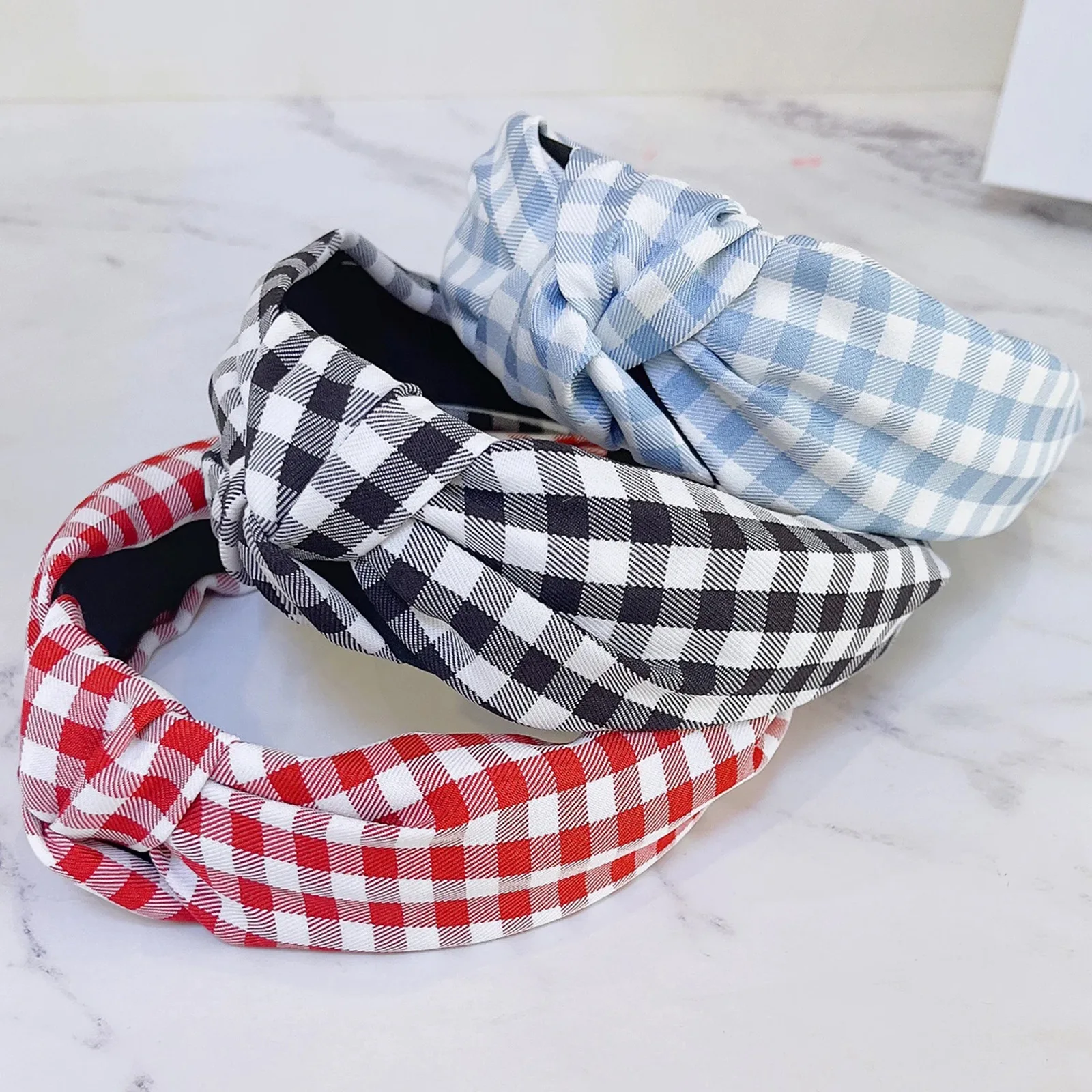 2026~New Fashionable Luxury Women's Wide Edge Classic Plaid Hairband Center Knot Headpiece Retro Hair Accessories
2026~New Fashionable Luxury Women's Wide Edge Classic Plaid Hairband Center Knot Headpiece Retro Hair Accessories