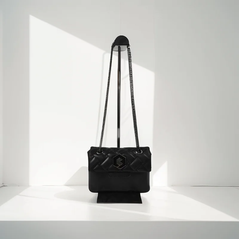 2025 Fashion Large Capacity Women's Shoulder Bag Casual Crossbody Bag Embroidered black waterproof bag
2025 Fashion Large Capacity Women's Shoulder Bag Casual Crossbody Bag Embroidered black waterproof bag