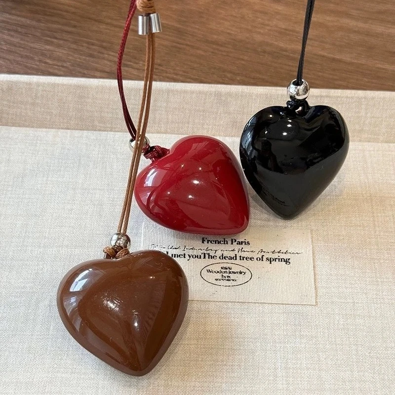 New Simple Big Resin Heart Long Pendant Necklace for Women Vintage Unique Charm Leather Sweater Chain Trend Jewelry Accessories
New Simple Big Resin Heart Long Pendant Necklace for Women Vintage Unique Charm Leather Sweater Chain Trend Jewelry Accessories