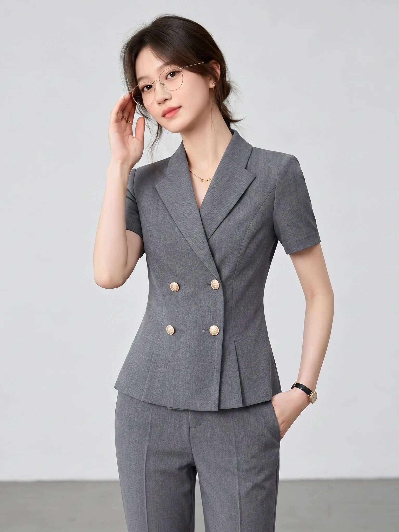 Gray Suit Set Women's Summer New Fashion Slimming Professional High-End Hotel Front Desk Work Uniform Elegant Business Wear
Gray Suit Set Women's Summer New Fashion Slimming Professional High-End Hotel Front Desk Work Uniform Elegant Business Wear
