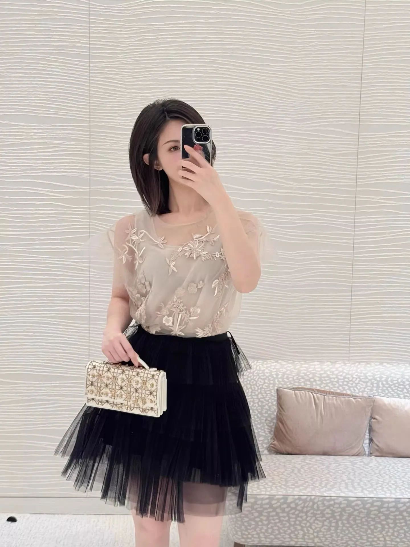 2026 Summer Sexy Transparent Embroidered Mesh Top With Silk Lining Fashion Trend Nude Color Women Tops
2026 Summer Sexy Transparent Embroidered Mesh Top With Silk Lining Fashion Trend Nude Color Women Tops