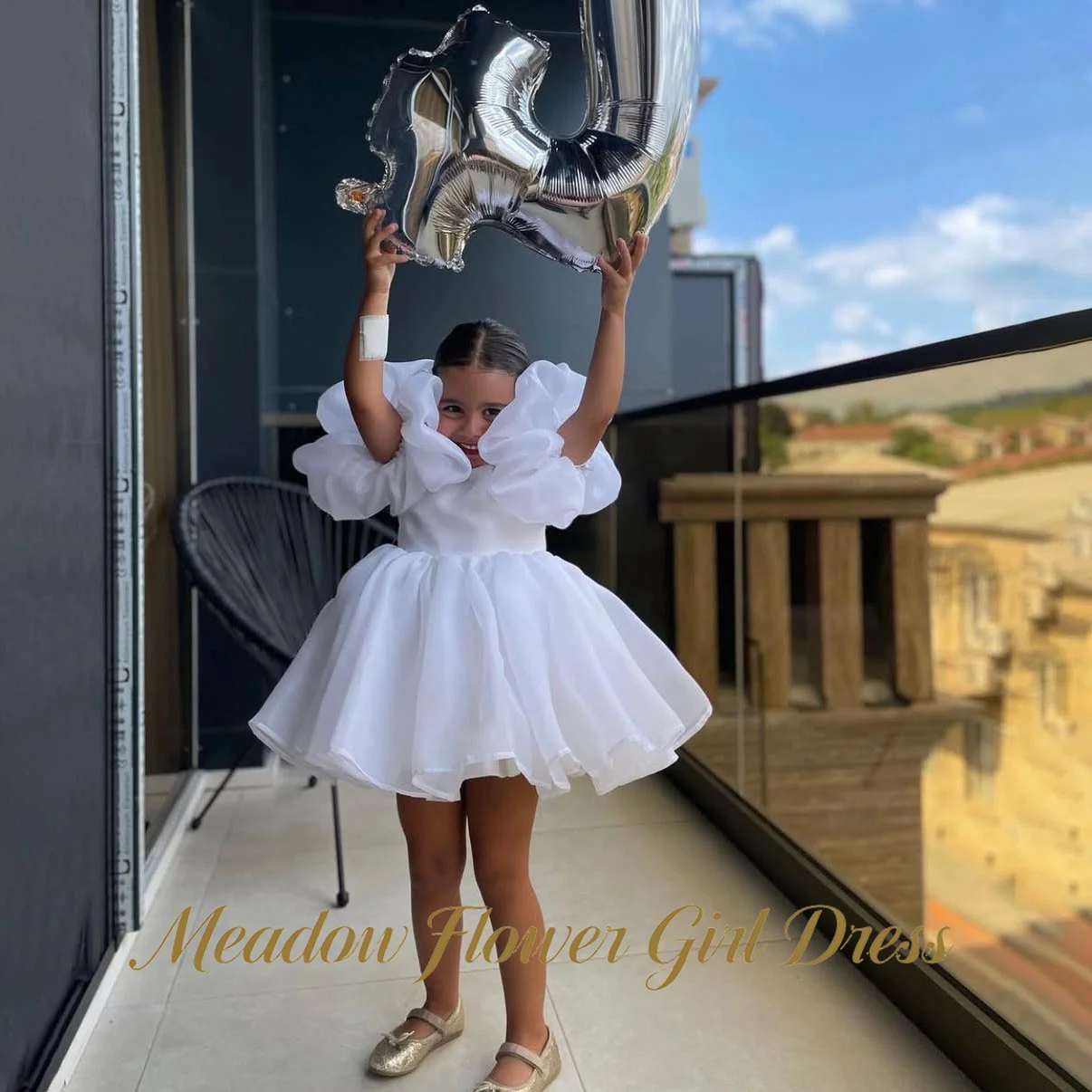 Meadow White Round Neck Flower Girl Dress Voluminous Puff Sleeves Kids Birthday Party Dress A-Line Elegant Tutu Fluffy Prom Gown
Meadow White Round Neck Flower Girl Dress Voluminous Puff Sleeves Kids Birthday Party Dress A-Line Elegant Tutu Fluffy Prom Gown