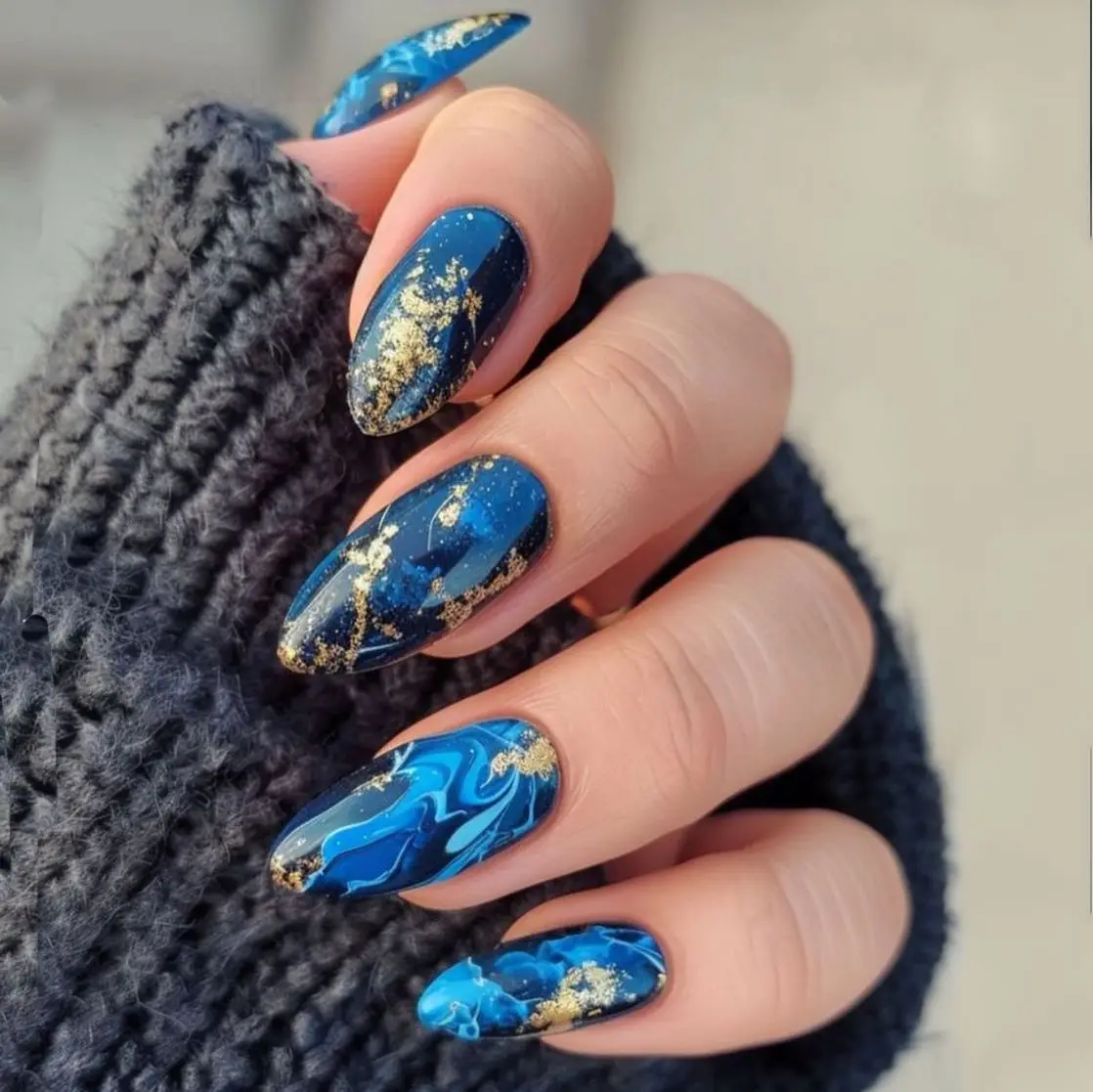 24Pcs Mid-length Almond Press on Fake Nails with Dark Blue Smudge Gilding Design False Nail Art Detachable Full Cover Nails Tips
24Pcs Mid-length Almond Press on Fake Nails with Dark Blue Smudge Gilding Design False Nail Art Detachable Full Cover Nails Tips